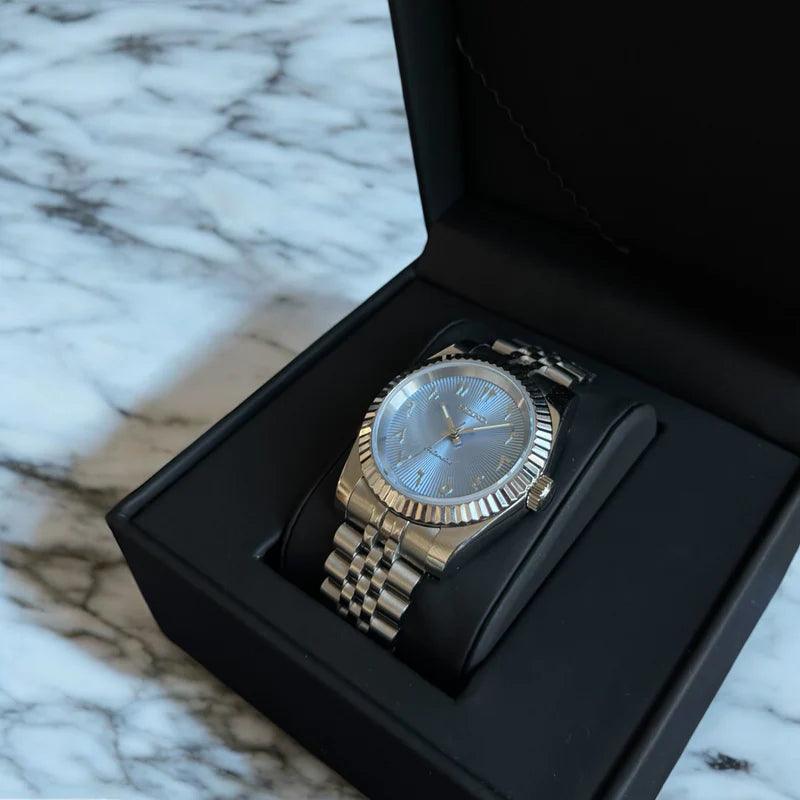 Seiko Mod Datejust Arabic Stried Ice Blue - Seiko Mod : Personnalisez Votre Montre avec des Modifications Uniques et Élégantes
