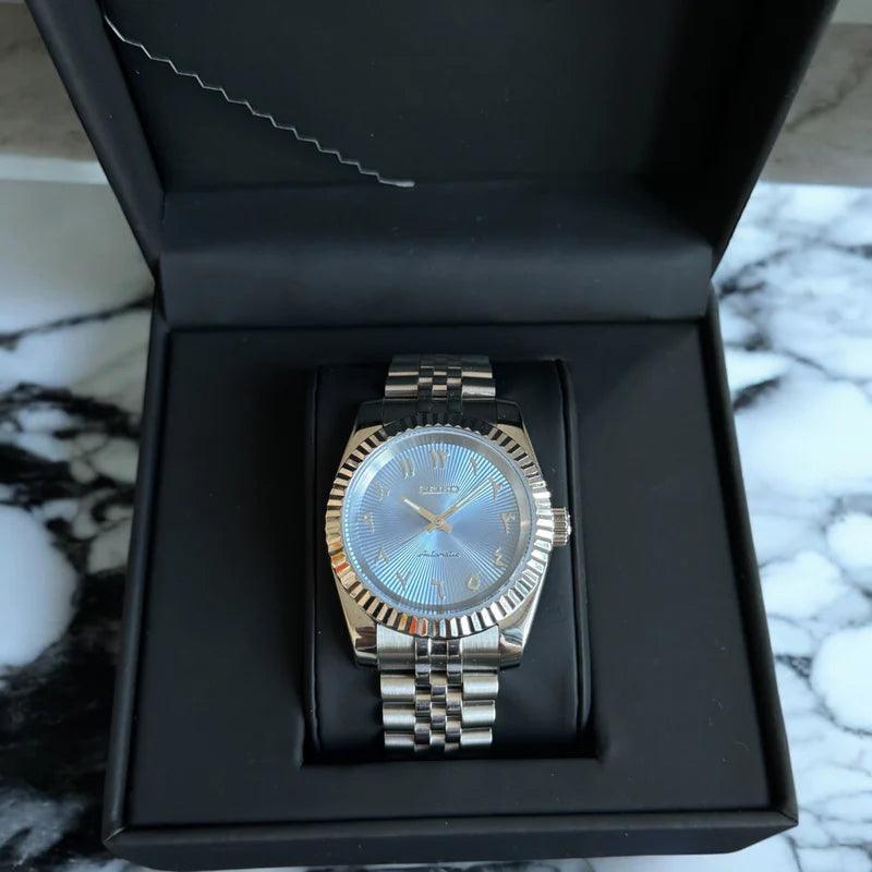 Seiko Mod Datejust Arabic Stried Ice Blue - Seiko Mod : Personnalisez Votre Montre avec des Modifications Uniques et Élégantes